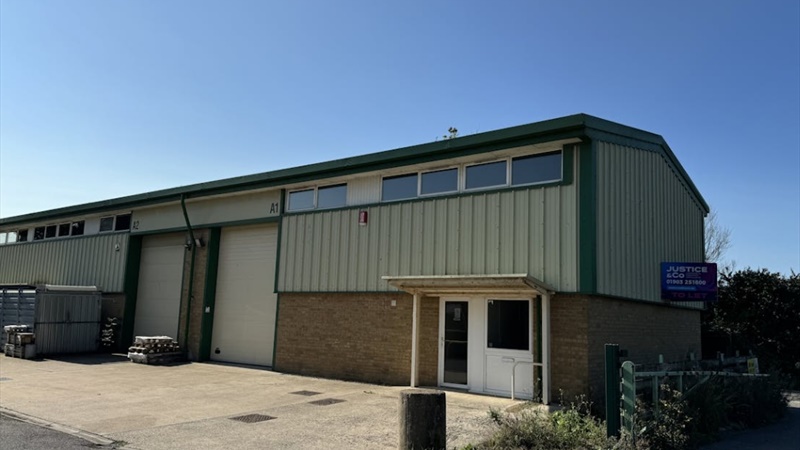 Industrial / Warehouse Premises in Arundel To Let