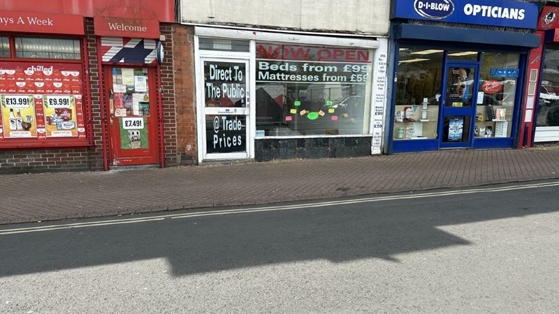 Retail Premises In Prominent Position To Let in Mansfield