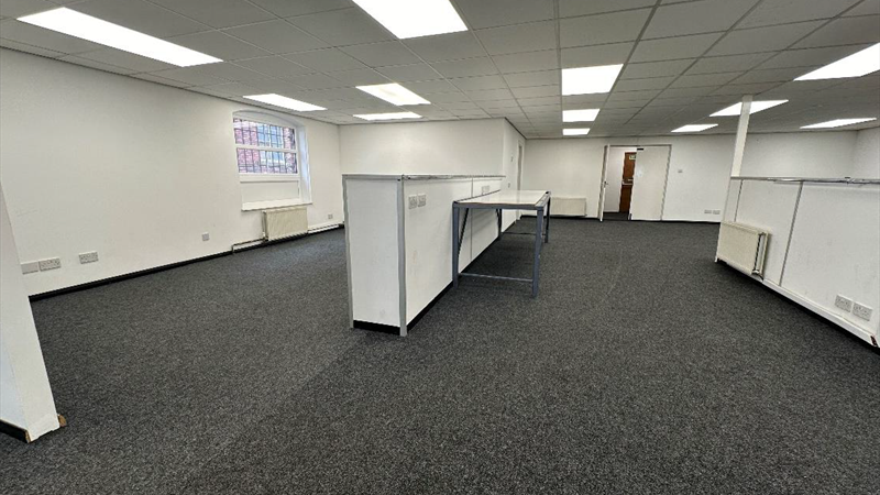 Office / Workshop Premises on 1st Floor To Let in Morley