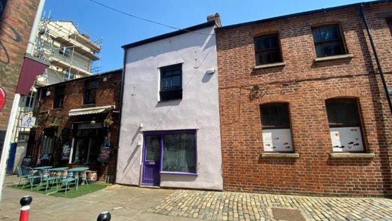retail building for sale Gloucester