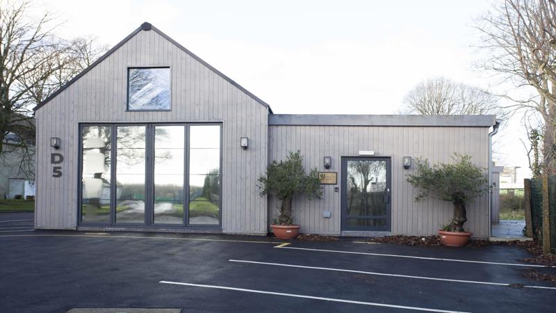 Showroom / Office To Let 