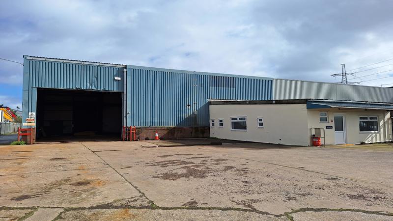 Warehouse With Self Contained Yard