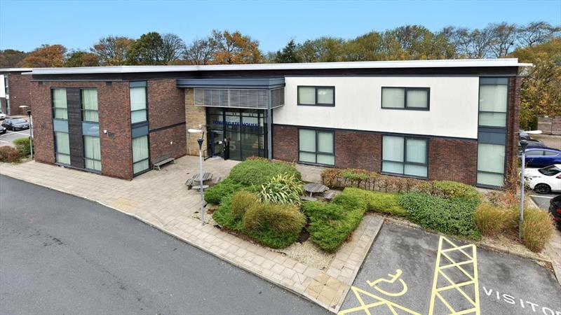 4 Bedroom Property For Sale on Kerry Hill, Horsforth