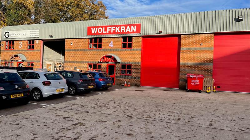 Warehouse To Let in St Albans