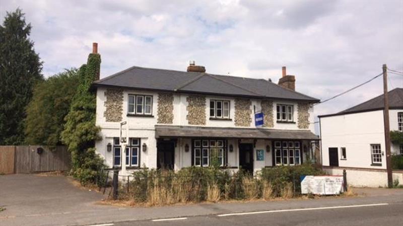 5 Horseshoes House, Remenham Hill, Henley on Thames, RG9 3EP - Novaloca.com