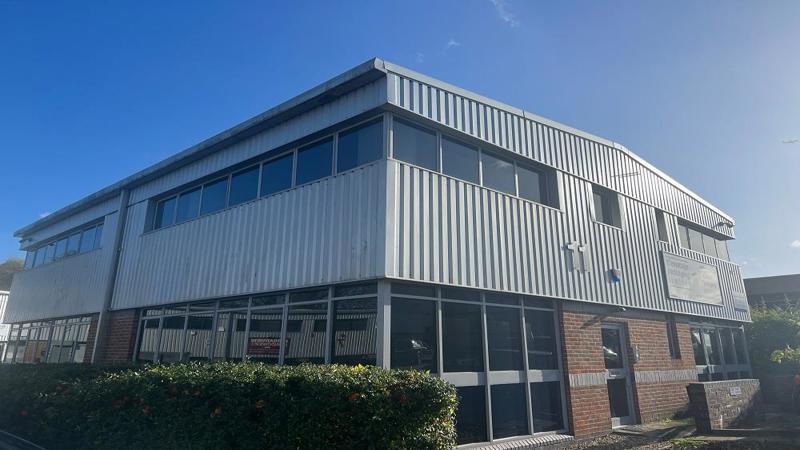 Industrial  / Office Unit in Stevenage To Let