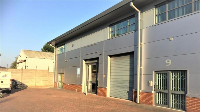Industrial Unit in Potters Bar To Let