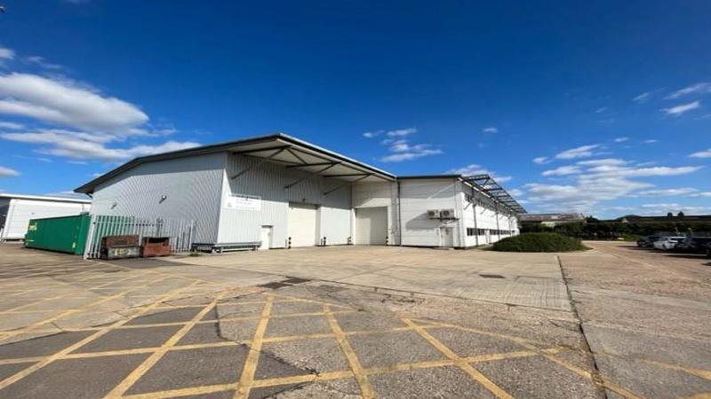 Industrial Unit in Hitchin For Sale