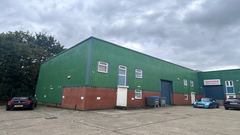 warehouse for sale / to let Norton