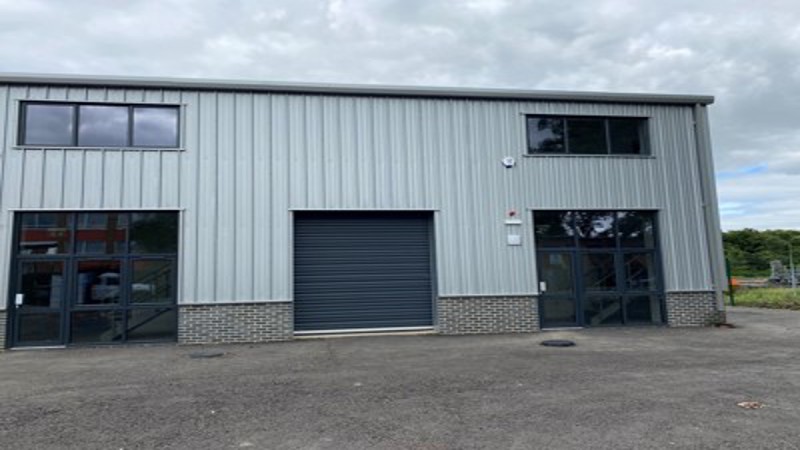 warehouse to let Hitchin