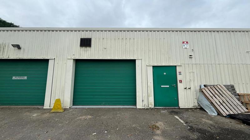 warehouse to let Norton