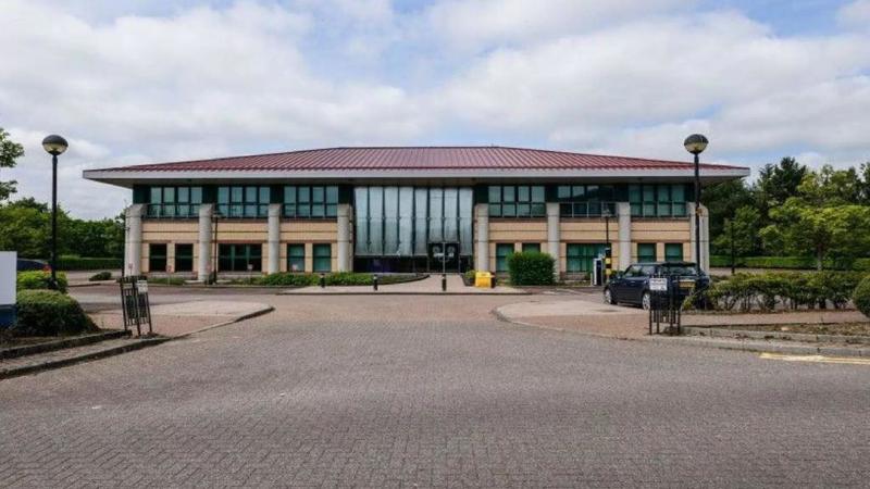 office to let / for sale Livingston