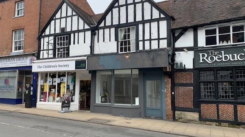 Shop to Let in Warwick