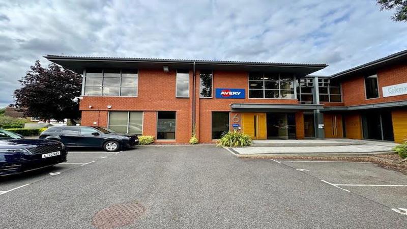 office building to let Maidenhead