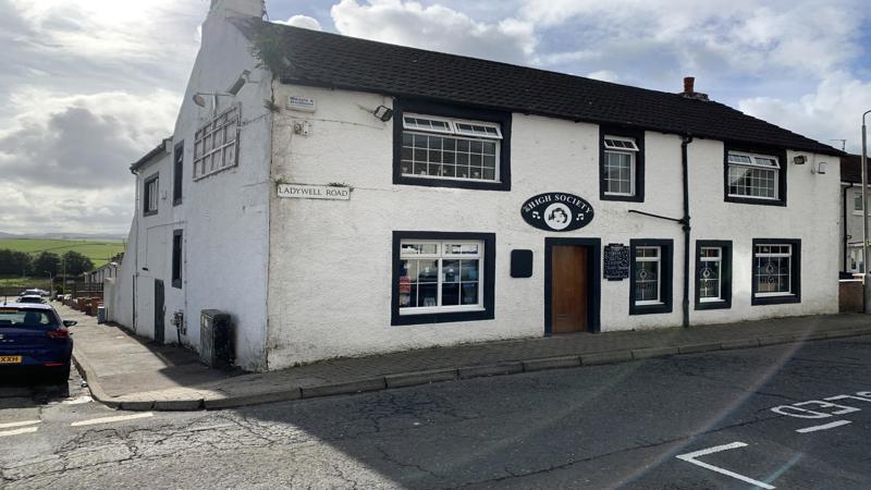Public House With Flat For Sale