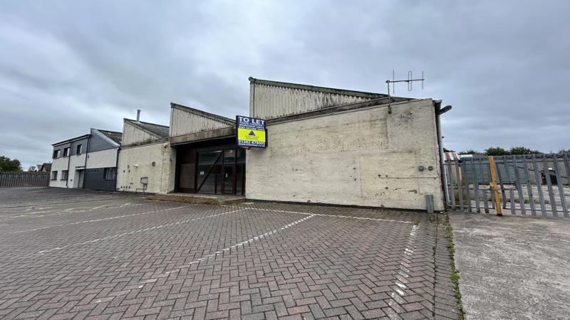 Trade Counter / Workshop With Secure Yard To Let in Forfar