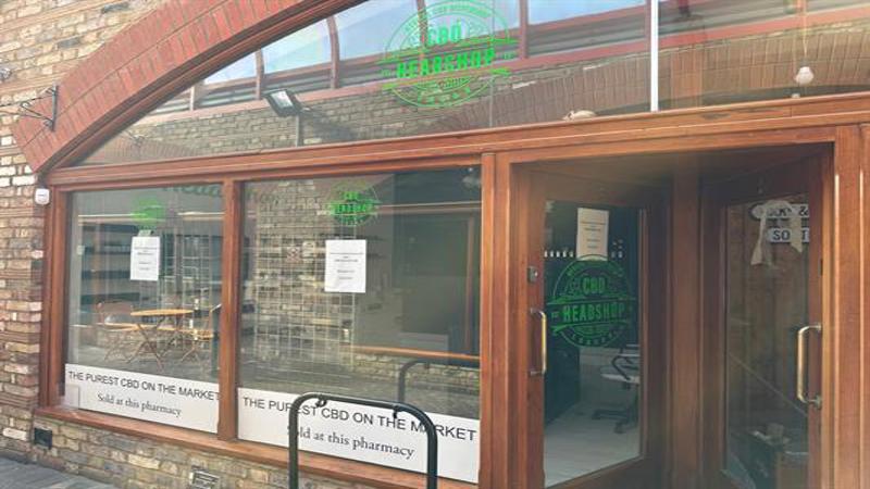 shop to let South Woodford