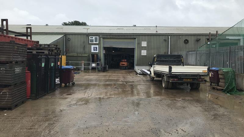 Warehouse To Let in Nazeing