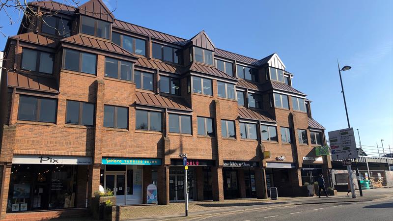 1st Floor Offices In Town Centre Location 