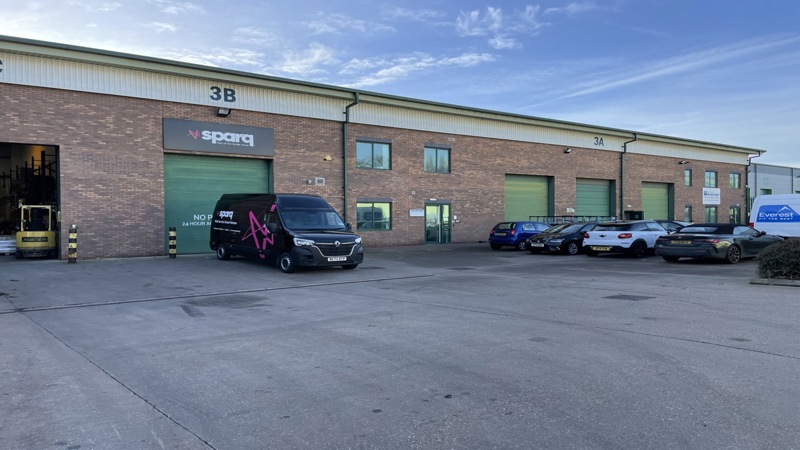 Distribution / Warehouse Unit To Let